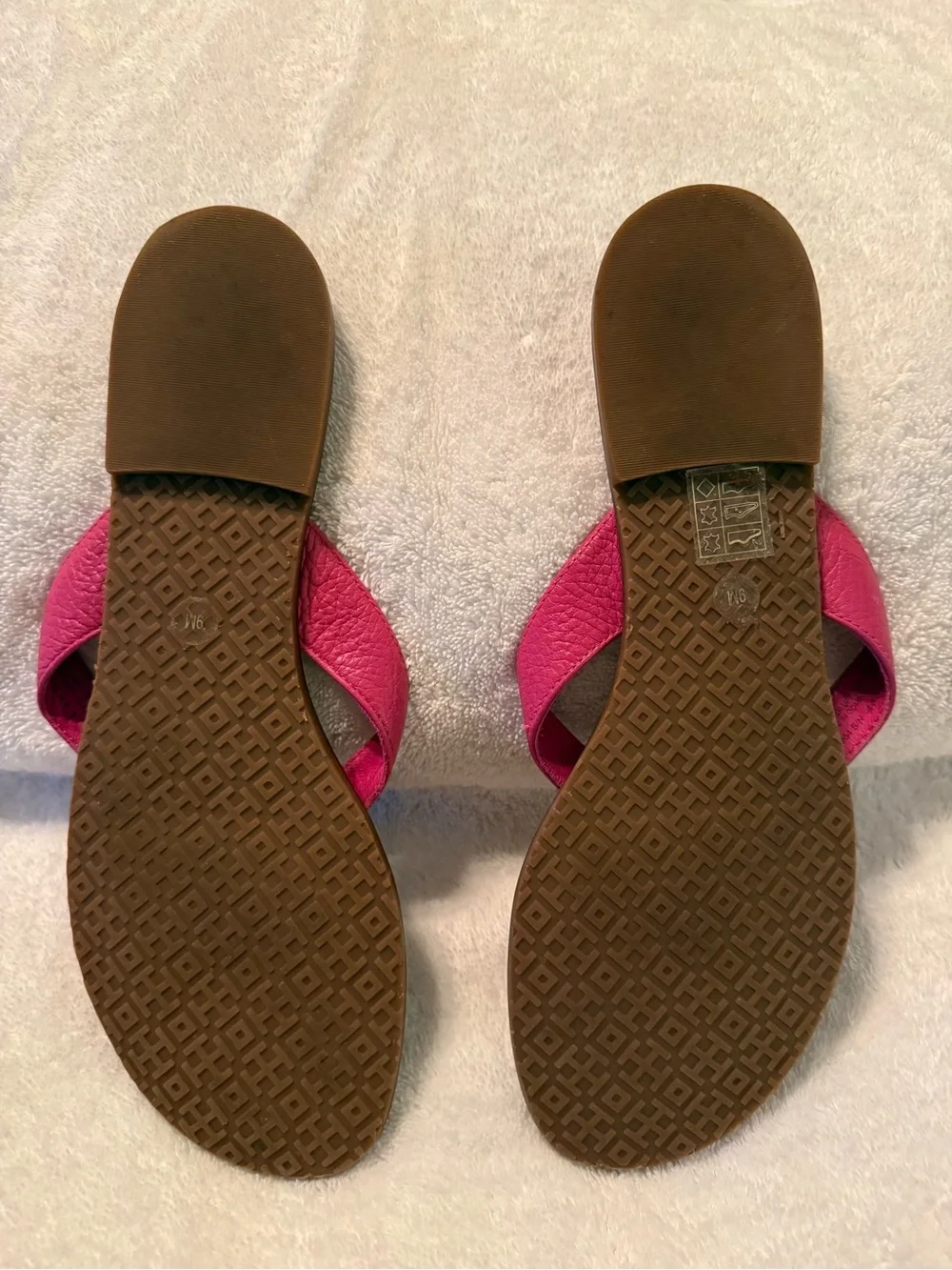 Tory Burch Pink Leather Thong Sandals with Gold Logo